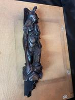 Chinese houten decoratief beeldje – kind in traditionele