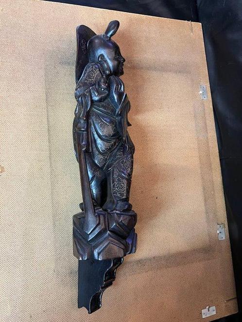 Chinese houten decoratief beeldje – kind in traditionele, Antiek en Kunst, Antiek | Overige Antiek