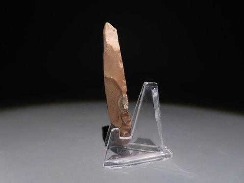 Europa Vuursteen mes. 6 cm H. Neolithicum, 6000 - 4000, Antiek en Kunst, Antiek | Overige Antiek