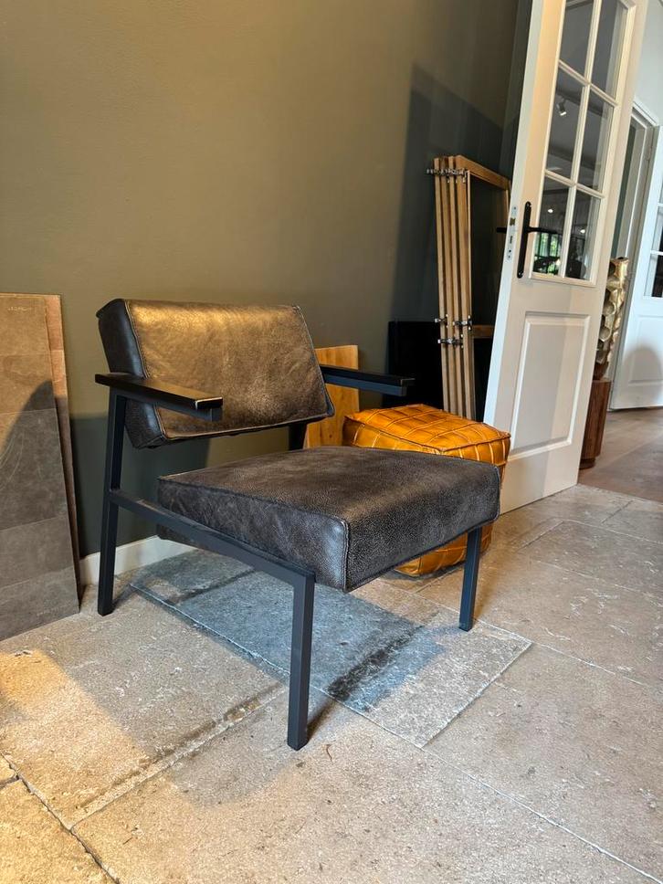 Design Fauteuil Africa Leder – Showroommodel NU €599,- (van, Huis en Inrichting, Fauteuils, 50 tot 75 cm, 75 tot 100 cm, Nieuw