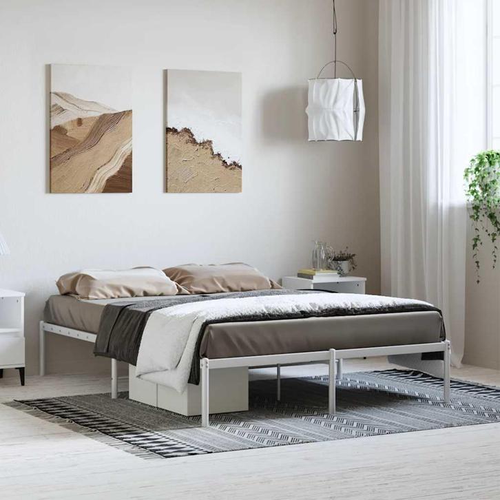 vidaXL Bedframe metaal wit 135x190 cm, Huis en Inrichting, Slaapkamer | Bedden, Overige maten, 190 cm of minder, Wit, Tweepersoons