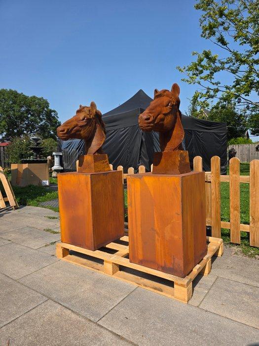 Beeld, Horse Heads on Pedestals - 120 cm - IJzer, Antiek en Kunst, Curiosa en Brocante