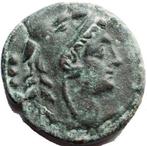 Apulia, Luceria Quadrunx r/ Quiver, club and bow