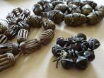 Drie setjes met bronzen kralen, lost wax methode, Ghana,