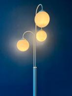 Vintage Three Milk Glass Shades Space Age Floor Lamp, Huis en Inrichting, Lampen | Vloerlampen, Ophalen of Verzenden, Nieuw