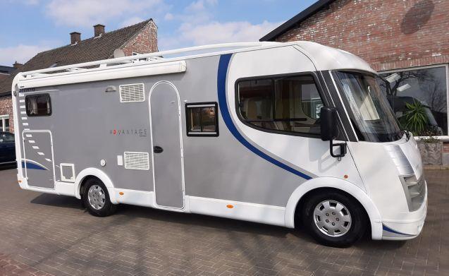 4 pers. Dethleffs camper huren in Oosterhout? Vanaf € 186 p., Caravans en Kamperen, Verhuur