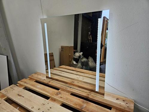Spiegel Gliss Design Decora vertikale Standaard LED Verlicht, Huis en Inrichting, Badkamer | Badkamermeubels, Nieuw, Ophalen of Verzenden
