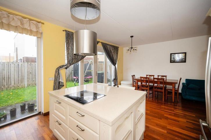 Hoekwoning te huur 5 kamers, Almere, Huizen en Kamers, Huizen te huur, Direct bij eigenaar, Almere, Hoekwoning