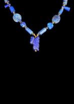 West-Aziatisch Lapis Lazuli Kralenketting met zoomorf, Antiek en Kunst