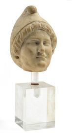 Oud-Romeins Marmer Hoofd van de Attissculptuur. 2e - 3e eeuw