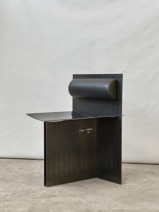 DARK atelier - Stoel - IJzer, Leder - AXIS, Antiek en Kunst, Kunst | Designobjecten