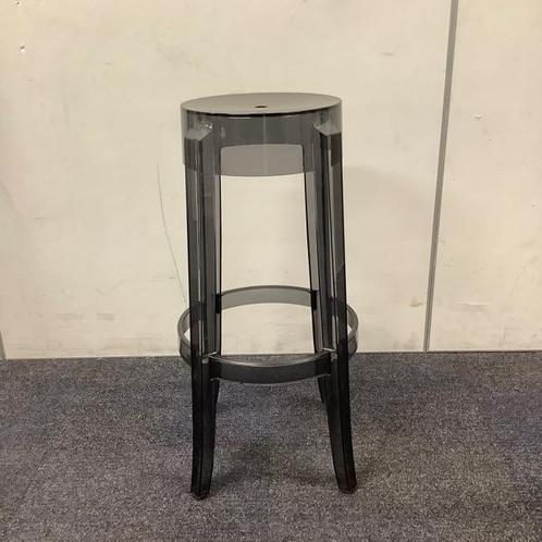 Tweedehands barkruk Kartell Charles Ghost, zithoogte 76 cm,, Huis en Inrichting, Barkrukken, Gebruikt, Ophalen of Verzenden