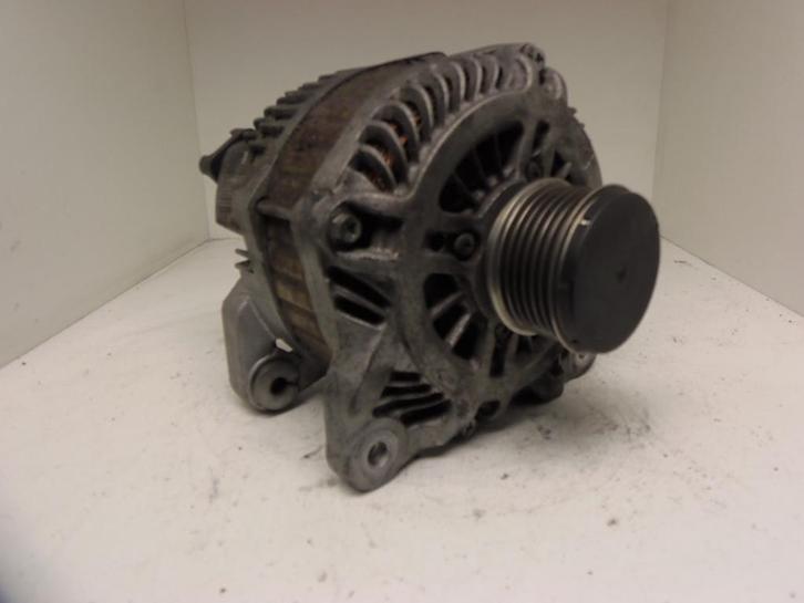 Dynamo 210A Renault Dacia Mercedes Gebruikt, Auto-onderdelen, Motor en Toebehoren, Verzenden