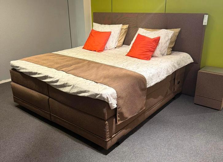 NOFLIK | AVEK Boxspring combinatie 200x210cm., Huis en Inrichting, Slaapkamer | Boxsprings, Overige maten, 210 cm, Beige, Bruin