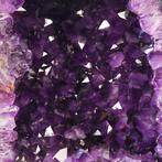 Neonpaarse Amethist - Geode - 39x25x22 cm- 31 kg, Verzamelen, Mineralen en Fossielen