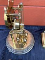 lot op te knappen uurwerken en lot opwind metalen sleutels -, Antiek en Kunst