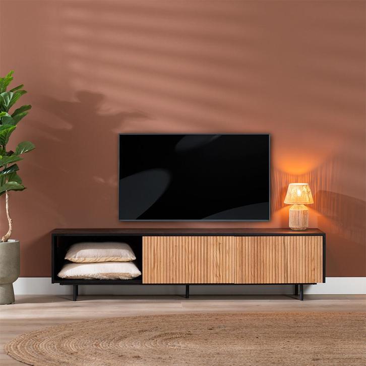 40% Korting: Tv-meubel Ray zwart/blank eiken 180 cm, Huis en Inrichting, Kasten | Televisiemeubels, Zo goed als nieuw, Ophalen