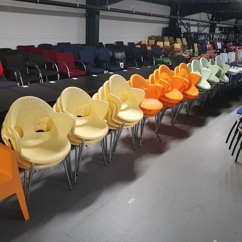 Lamm Lolita kunststof stoelen - geel, oranje en groen, Huis en Inrichting, Stoelen, Ophalen of Verzenden