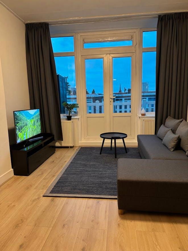 Studio te huur in Schiedam - 90 m² - 2 kamer(s) - 2 kamers, Huizen en Kamers, Kamers te huur, Rotterdam