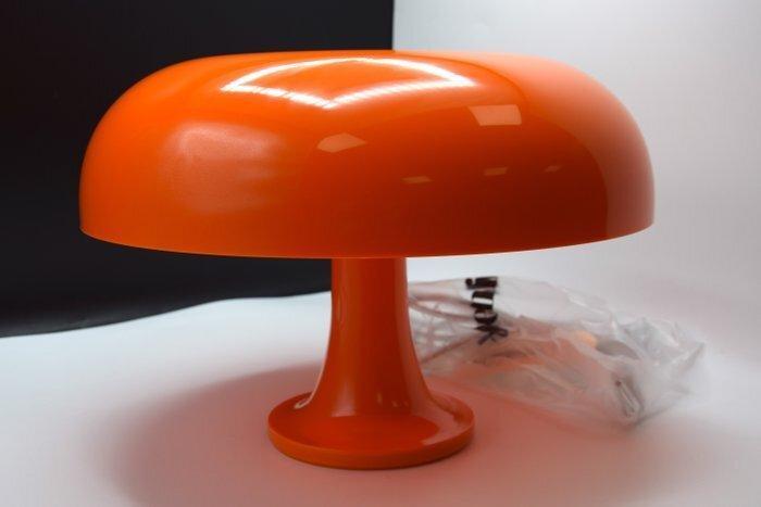 Artemide - Giancarlo Mattioli - Lamp - Nessino - BLOED, Antiek en Kunst, Antiek | Lampen