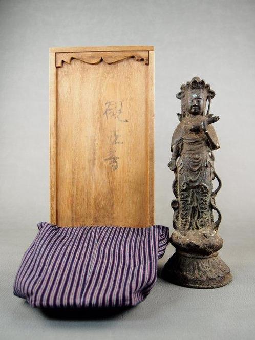 Old iron standing Kannon Bodhisattva statue  from, Antiek en Kunst, Antiek | Overige Antiek