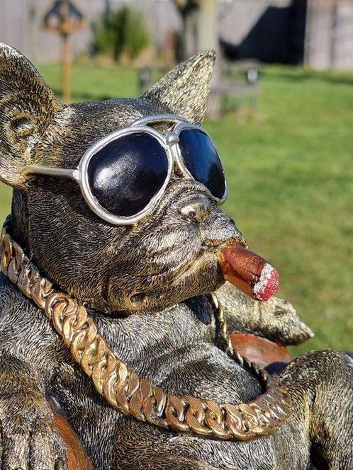 Beeld, Chilling Bulldog - 19.5 cm - Hars, Antiek en Kunst, Kunst | Designobjecten