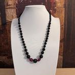 Agaat Zwart en twee robijnen- 43 g