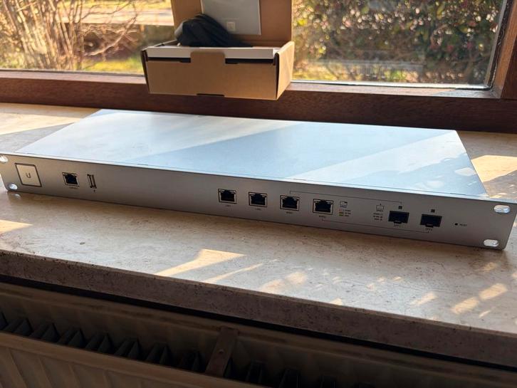 Unifi USG-4 Pro Security Gateway Router, Computers en Software, Routers en Modems, Router, Zo goed als nieuw