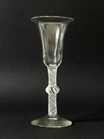 Wijnglas - Slingerglas - 18e Eeuw - Glas - Eén ‘Knoop’ in de, Antiek en Kunst
