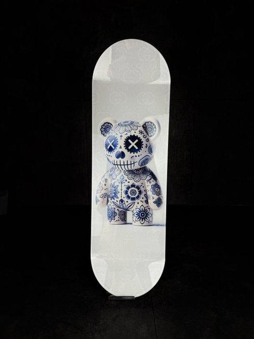 Mike Blackarts - Gucci x Bearbrick Inspired Art Skateboard, Antiek en Kunst, Kunst | Designobjecten