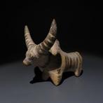 Midden-Oosten, Indusvallei Terracotta Bovid Figuur. TL Test.