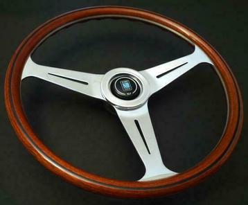 Authentiek Nardi stuur voor Porsche 356, 911, 928, 914, 924 beschikbaar voor biedingen