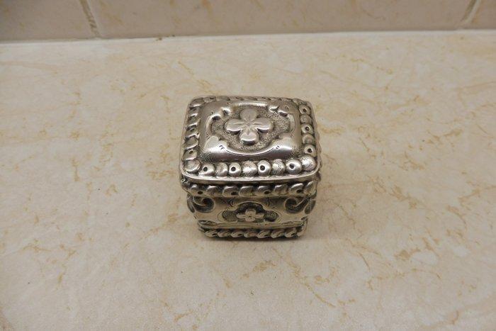 Lodereindoosje - .833 zilver, - Nederland - Heerenveen -, Antiek en Kunst, Antiek | Goud en Zilver