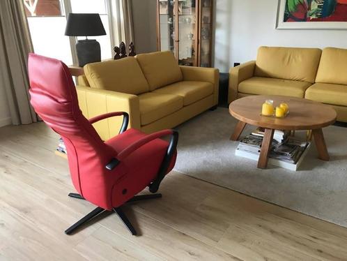 leren banken en een relaxfauteuil - verschillende kleuren l, Huis en Inrichting, Fauteuils, 75 tot 100 cm, Nieuw, 50 tot 75 cm