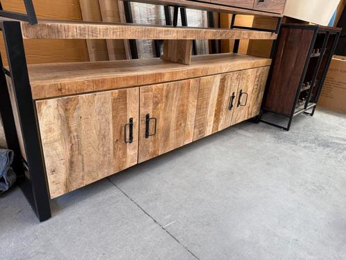 Mok dressoir, mangohout (nieuw, A-keuze), Huis en Inrichting, Kasten | Dressoirs, Nieuw, Overige houtsoorten, Metaal