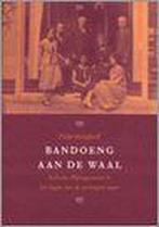 Bandoeng aan de Waal / Nijmegen-reeks / 7 9789074241069, Boeken, Verzenden, Zo goed als nieuw, P. Hooghoff