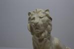 Beeld, Liggende leeuw - 19 cm - Aardewerk
