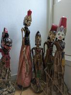 Wayang golek (5) - Hout, batiktextiel, fluweel, kralen en, Antiek en Kunst, Kunst | Niet-Westerse kunst