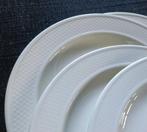 Dudson - Tafelservies (24) - Keramiek - Reliëf decoratie, Antiek en Kunst