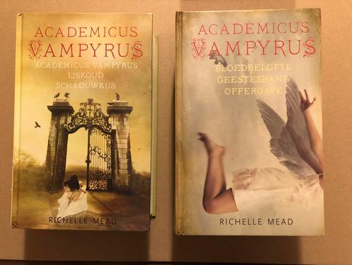 2 Omnibussen - Academicus Vampyrus - Compleet NIEUW, Boeken, Fantasy, Zo goed als nieuw, Ophalen of Verzenden