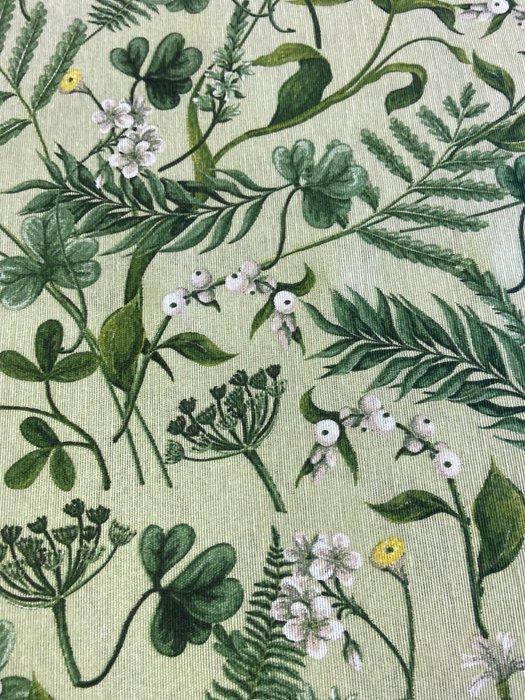 Exclusieve stof met bloemenpatroon op groene achtergrond, in, Antiek en Kunst, Antiek | Kleden en Textiel