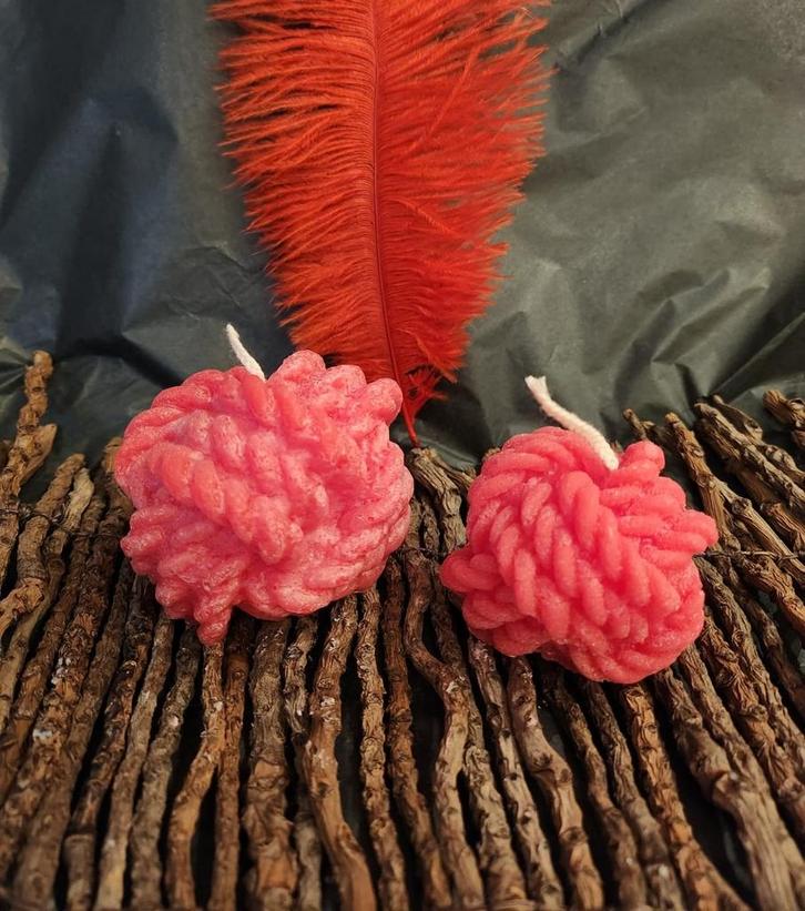 Geurkaars - hand gemaakt - vorm bol wol - Groot - Geur, Huis en Inrichting, Woonaccessoires | Kandelaars en Kaarsen, Verzenden