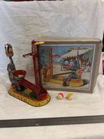 N.B.N - Blikken speelgoed - Tin Wind-Up Circus Elephant Ball