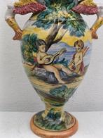 Vaas - Keramiek, In terracotta mythisch schilderij