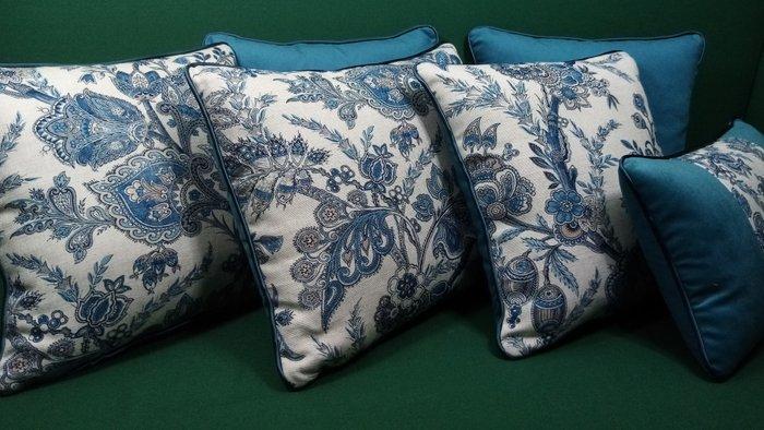 Kussensloopset gemaakt van Jewel Indienne-stof, door GP &, Antiek en Kunst, Curiosa en Brocante