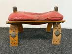 Kruk - Hout, Leder - Kruk met rood kussen