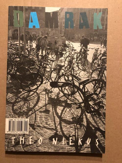 Straatfotografie - Theo Niekus - Damrak - NIEUW, Boeken, Kunst en Cultuur | Fotografie en Design, Zo goed als nieuw, Ophalen of Verzenden