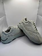 Yeezy X Adidas - Yeezy 700 - Sneakers - Maat: EU 42, Nieuw