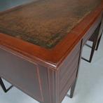 Antiek bureau met prachtig doorleefd leer en blonde ingelegd, Ophalen of Verzenden