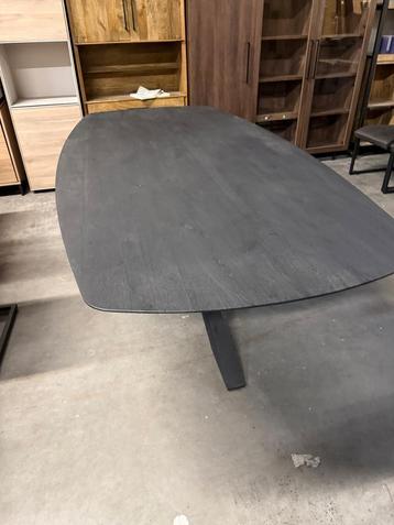 Eettafel massief, Deens ovaal (nieuw, outlet) beschikbaar voor biedingen